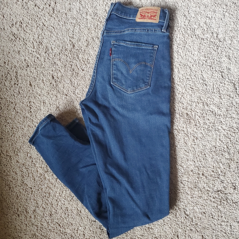 Levi's shaping skinny jeans